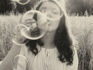 精选qq个性伤感签名 我唯一对你说的谎就是离开你我不难过