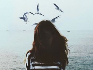 女生唯美小清新的个性签名 倾听故乡的小夜曲