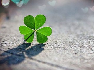 爱一个人的个性签名男生 不想让你看到我为爱而哭泣