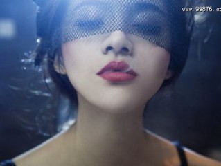 霸气的个性签名有女王范 我的美你若无法欣赏就请你靠边站
