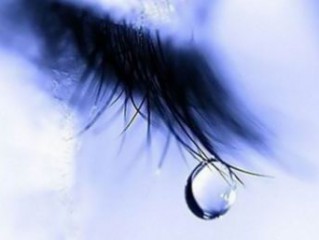 心累伤感个性签名女生流泪 没有结局的路很辛苦