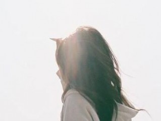 伤感qq个性签名心碎女生最新版 我只想待在你的身边
