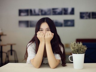 成熟心累的个性签名 青春是一段容易动情却总是受伤的年龄