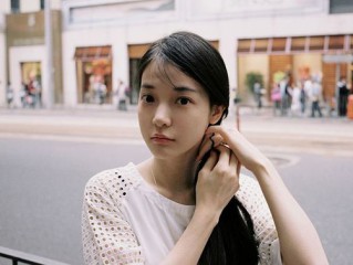 心情纠结的个性签名 明知情深是害可我依然固执的死性不改