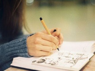 qq女生伤感签名个性网款 没有方向的我孤单站在马路边