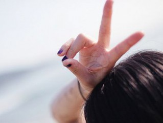 诗句个性签名女生励志大全 用尽一切去奔赴一场未知的梦