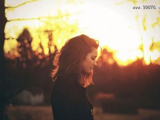 经典爱情个性签名大全最新版 离开你我不难过是我的谎言