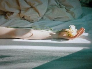 校园文艺风的qq女生情感签名 与岁月有关的唯美说说