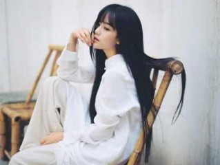 关于离别的伤感微信签名：大概老天让我遇见你就是为了看我与你分