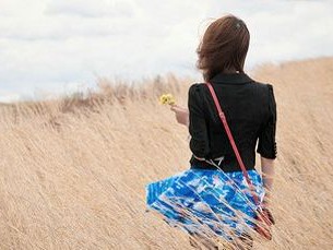 女生超拽酷炫个性签名大全 骂我丑逼你骂她逼丑