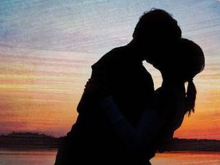 恩爱的情侣个性签名一男一女 待我长发及腰将军归来可好