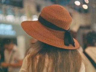 伤感个性签名想哭的时候 我没有多孤单只是偶尔情绪泛滥