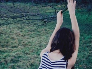 痴情女生无奈伤心签名 若我投身火海你会奋不顾身地去救我吗