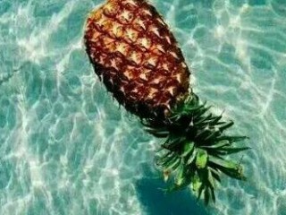 最非主流伤感个性签名 你爱她不爱就是打扰