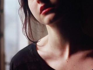 关于爱情的个性签名女生00后精选 任何人都不可能伤害到你