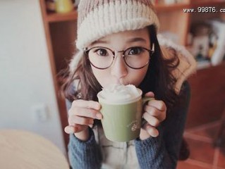 自娱自乐的搞笑超拽说说 严重怀疑月老把我红绳拿去织秋裤了